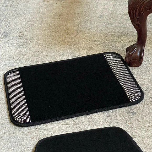 Brand new 4 price Car mat set, sides with shining crystal. silver and black. - Picture 12 of 12